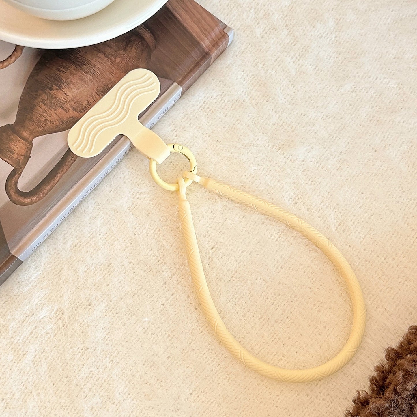Simple Phone Charm - Cream Yellow